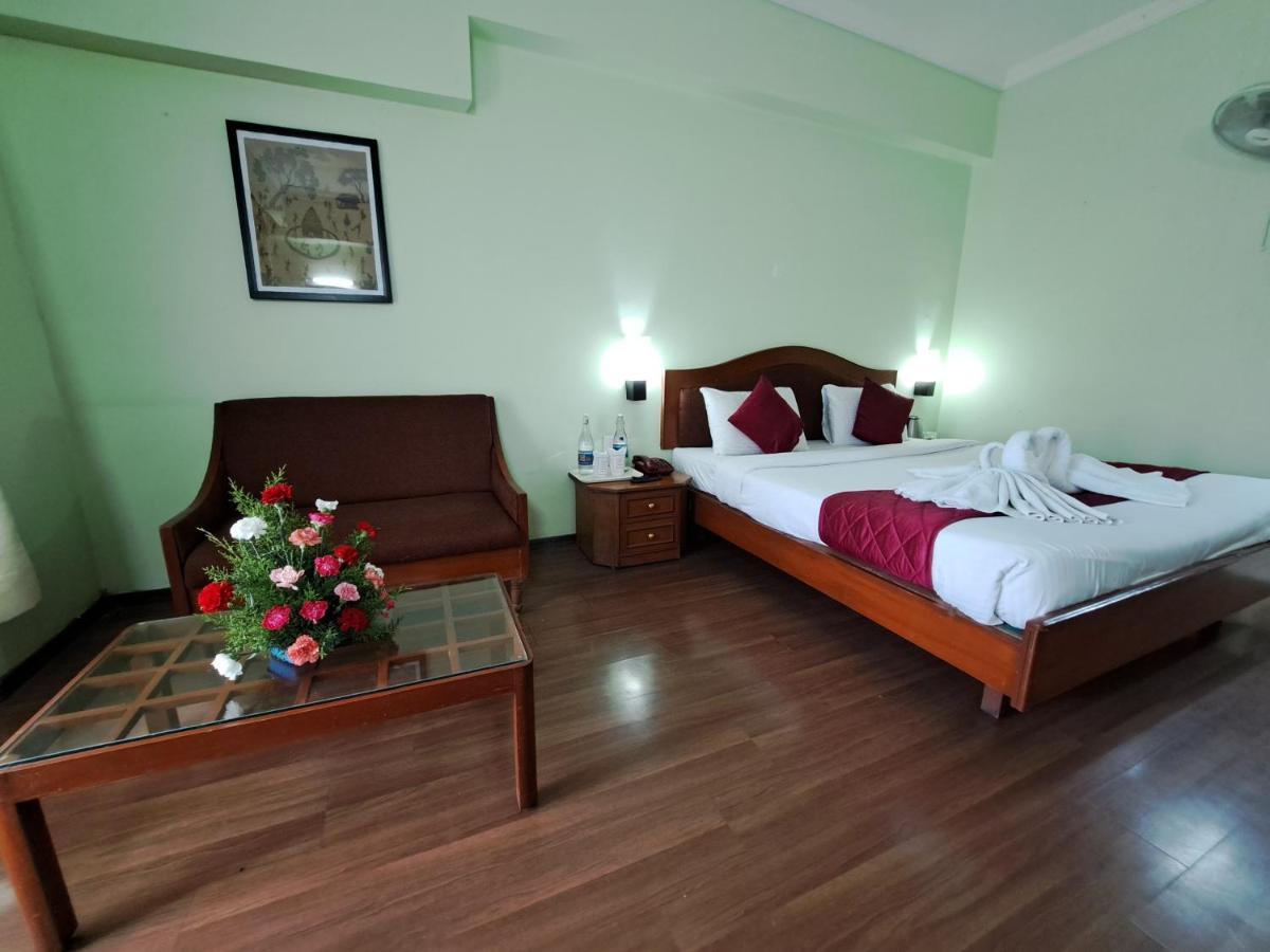 Hotel Preethi Classic Towers Утакаманд Экстерьер фото